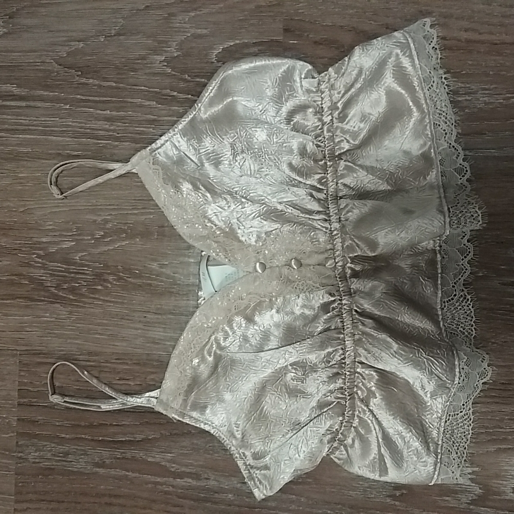 (S) NWT H&M Cropped Dainty Lace Satin Lingerie Intimates Lightweight Sleepwear